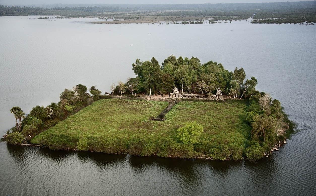 បារាយណ៍ខាងលិច ឬបារាយណ៍ទឹកថ្លា