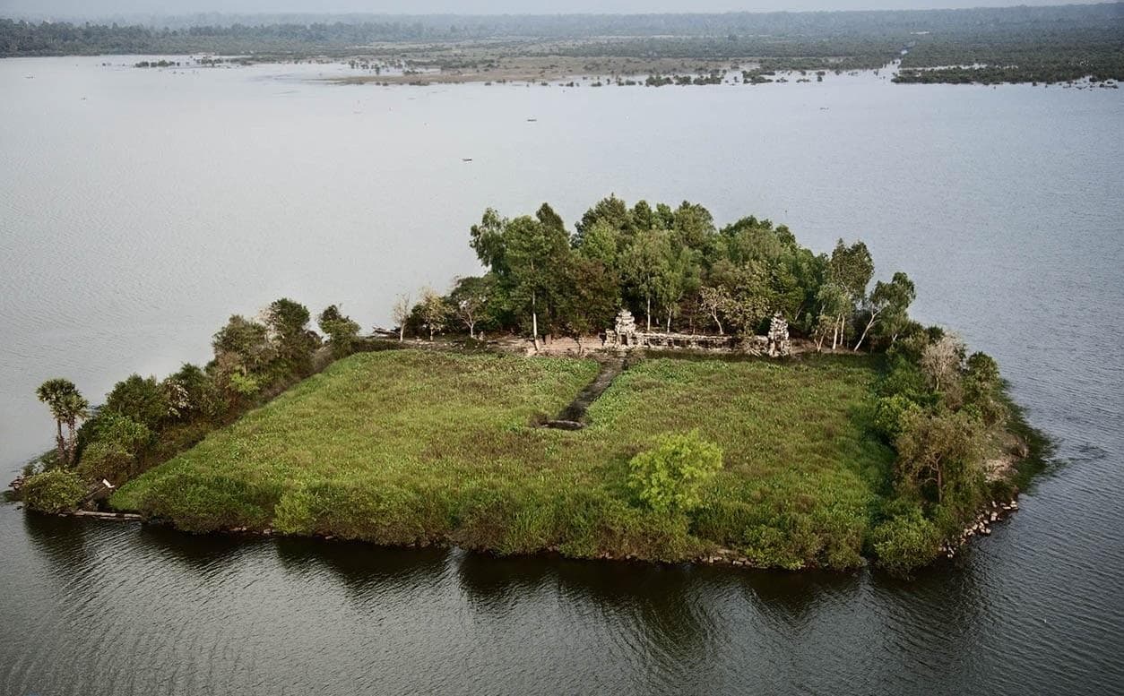 បារាយណ៍ខាងលិច ឬបារាយណ៍ទឹកថ្លា